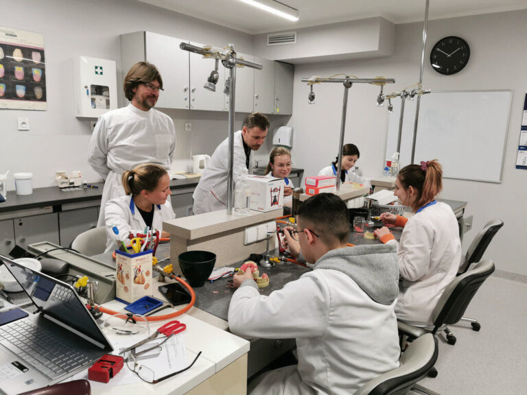 Technik dentystyczny