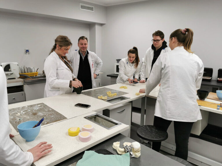 Technik dentystyczny